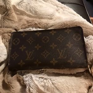 Lv mono zippy wallet